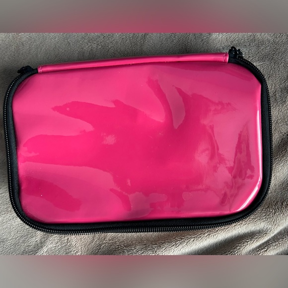 Hai straightening brush with case! - Picture 2 of 2